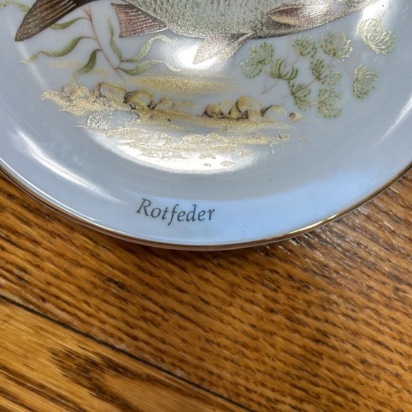 Vintage Rolf Tremmel wildlife  plates.  Dated 1983. Listing for all 3. - Picture 3 of 8